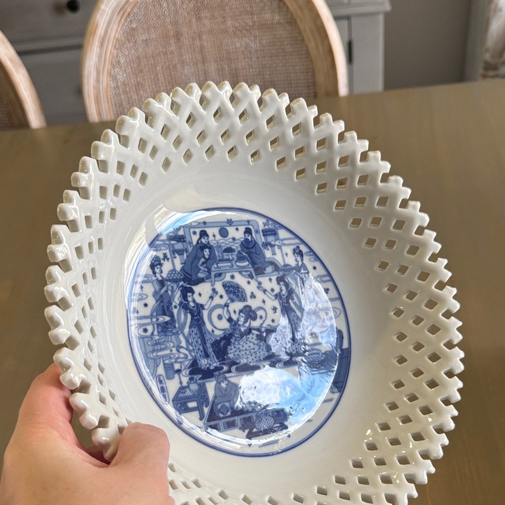 💙🤍White and Blue Decorative Porcelain Dish, Vintage, Display - Picture 6 of 8